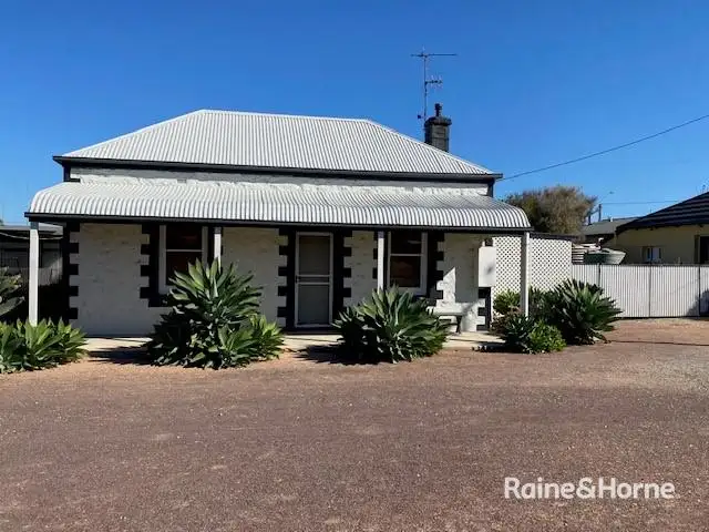 7 North Terrace