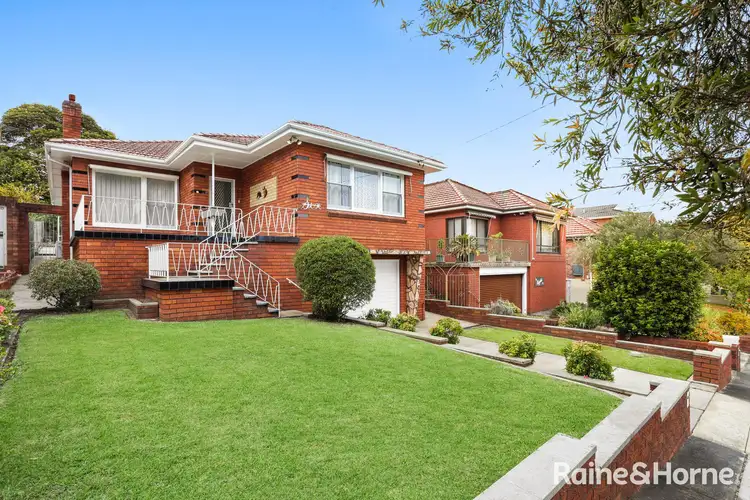 6 Lees Road, Kingsgrove NSW 2208