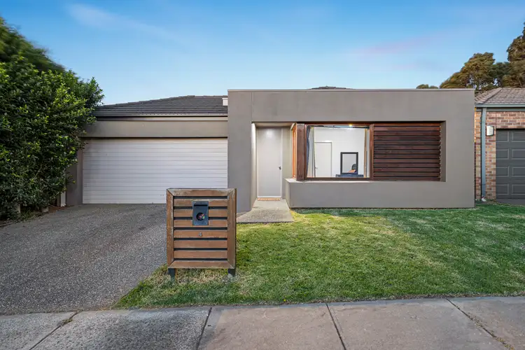 4 Karlson Way, Cranbourne North VIC 3977