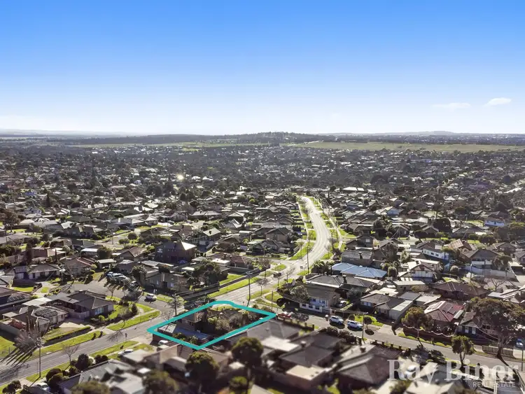 Seventh view of Homely house listing, 2 Henley Drive, Gladstone Park VIC 3043