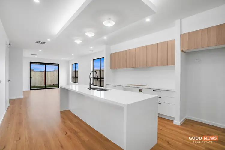 Fifth view of Homely house listing, 28 Aporta Avenue, Tarneit VIC 3029