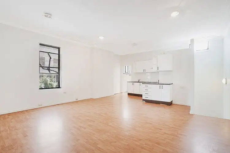 1/105 New Canterbury Rd