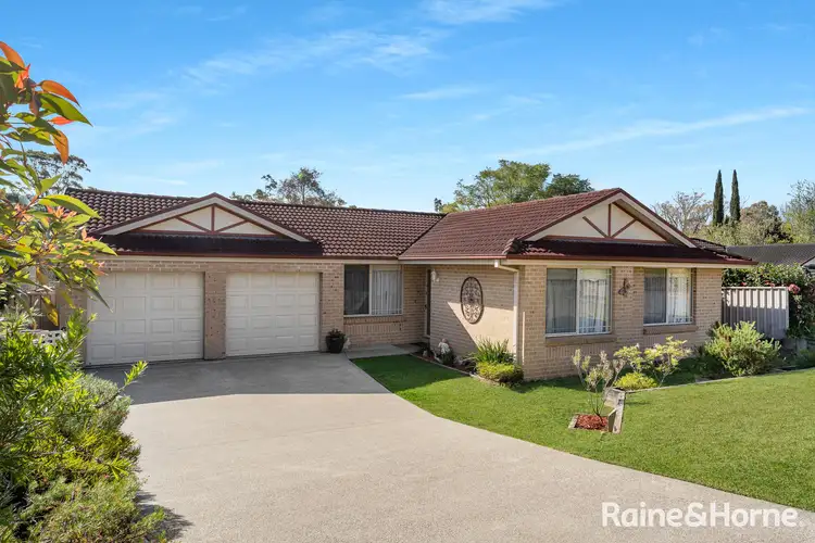 10 Gardenia Crescent, Bomaderry NSW 2541