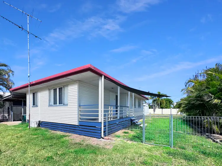 17 Nott Street, Moura QLD 4718