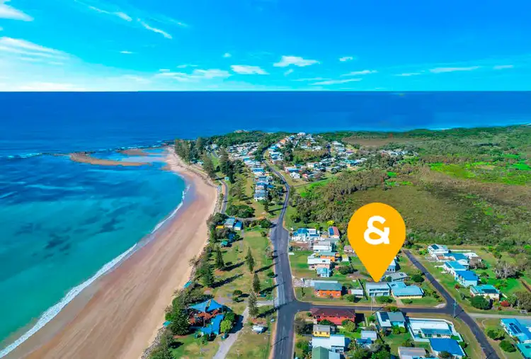 1 Heath Street, Brooms Head NSW 2463