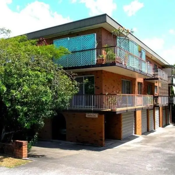 Main view of Homely unit listing, 2/19 Macaulay Street, Coorparoo QLD 4151