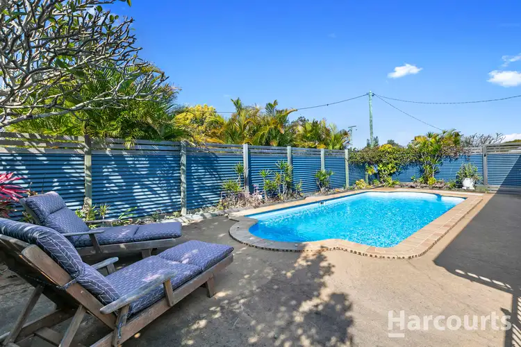 24 Paradise Street, Point Vernon QLD 4655
