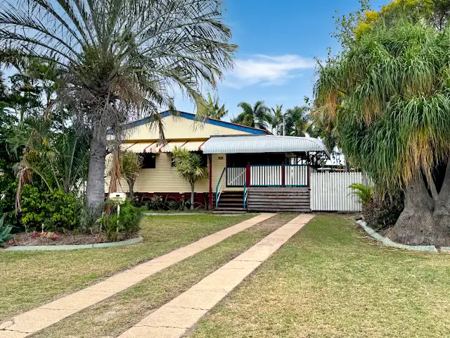17 Farmer Street, Moura QLD 4718