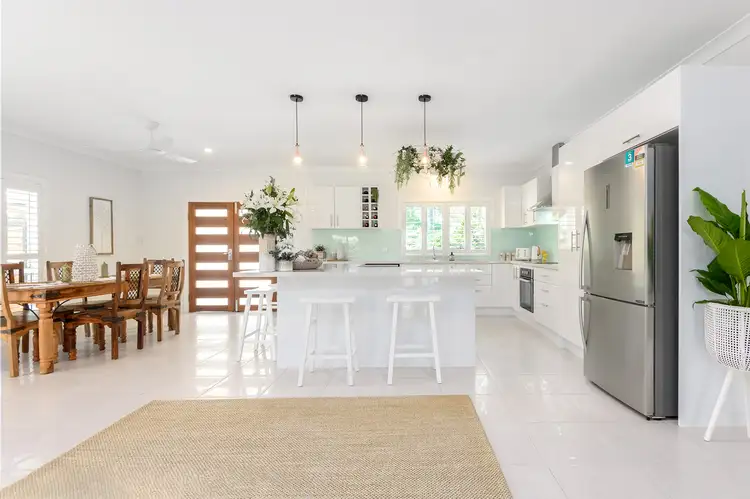 16 Ribbon Avenue (Casa Palmera), Port Douglas QLD 4877