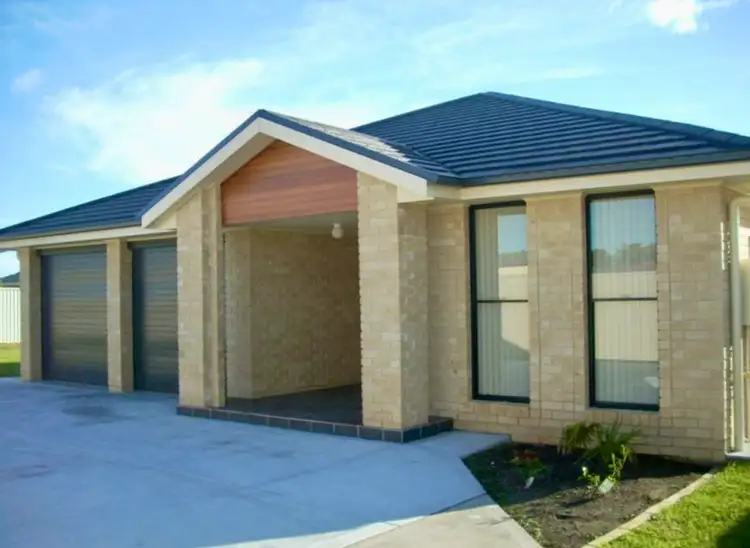 94A Forbes Crescent