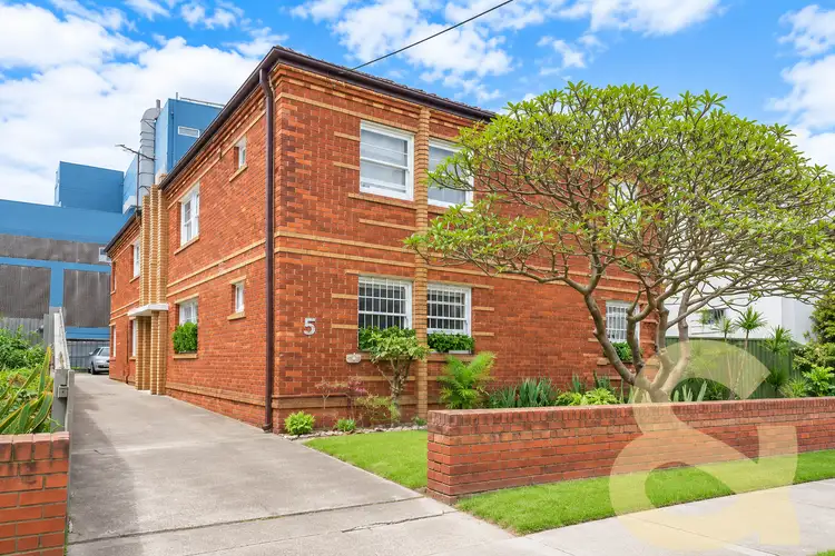 5 Fenton Avenue