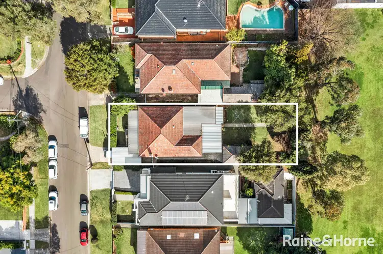 15 Monaro Avenue, Kingsgrove NSW 2208