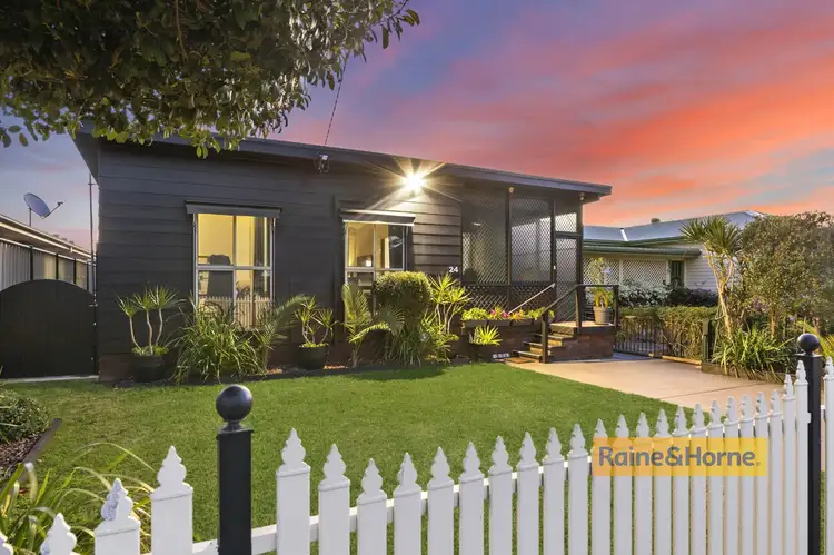 24 Victoria Road