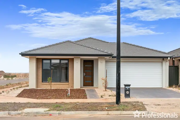 Main view of Homely house listing, 8 Darwinia Way, Cobblebank VIC 3338