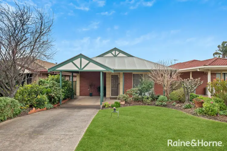 25 Champagne Crescent, Woodcroft SA 5162