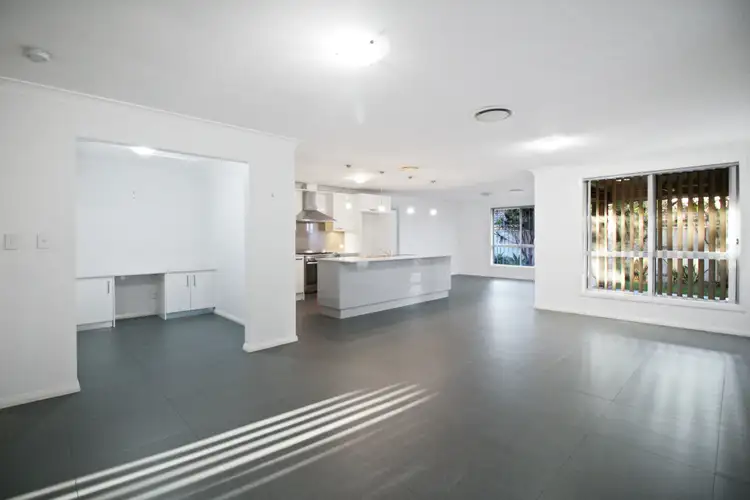 66 Elmstree Road
