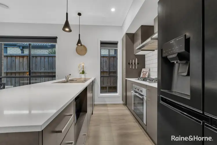 Sixth view of Homely house listing, 18 Solar Close, Cranbourne East VIC 3977