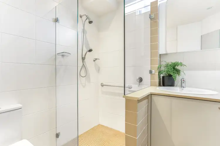 Fifth view of Homely apartment listing, 2/52 Darling Point Road, Darling Point NSW 2027