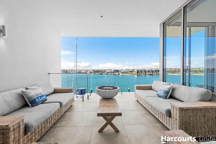 304/15 Aqua Street, Newport QLD 4020