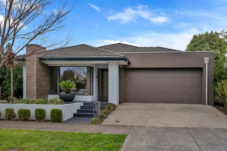11 Asbury Street, Craigieburn VIC 3064