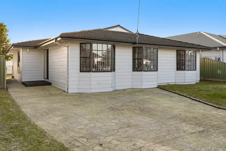 12 Laguna Parade, Berkeley Vale NSW 2261