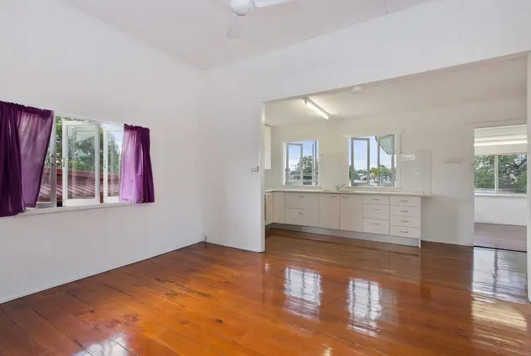 39 Andrews Street, Cannon Hill QLD 4170