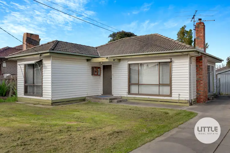 22 Ford Avenue, Sunshine North VIC 3020
