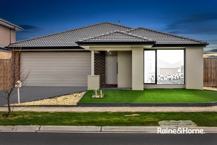21 Golden Banksia Drive, Officer VIC 3809