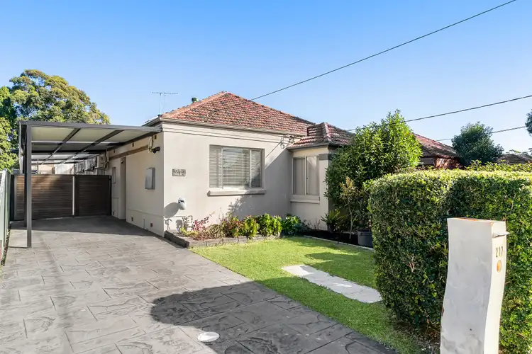 217 Gloucester Road, Beverly Hills NSW 2209