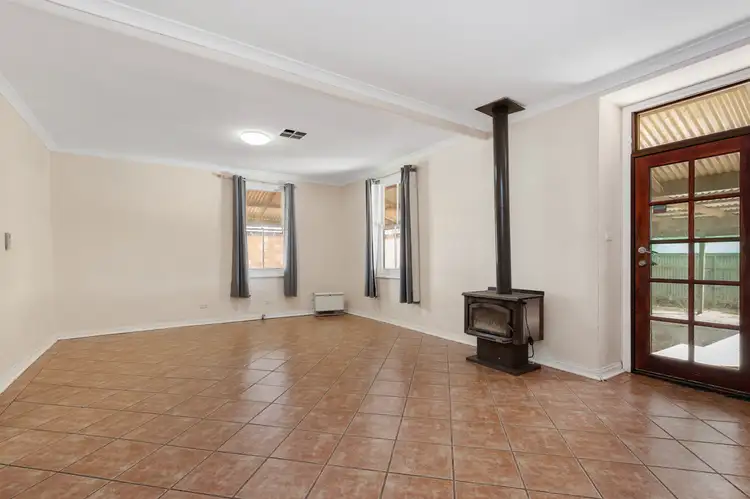 Fourth view of Homely house listing, 5 Kenneally Place, Boulder WA 6432