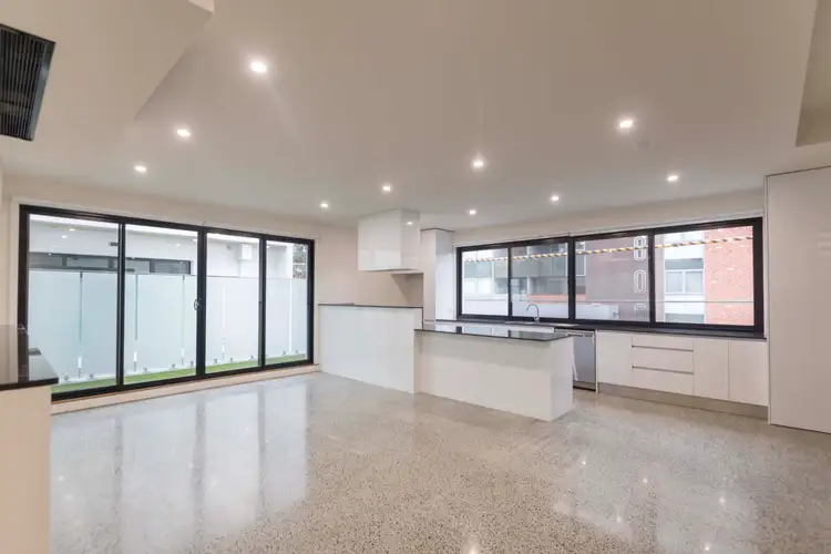 2B Mitchell Street