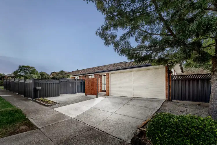 Second view of Homely house listing, 2 Solomon Court, Sunbury VIC 3429