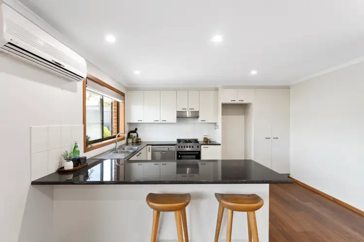 Fourth view of Homely house listing, 2 Solomon Court, Sunbury VIC 3429