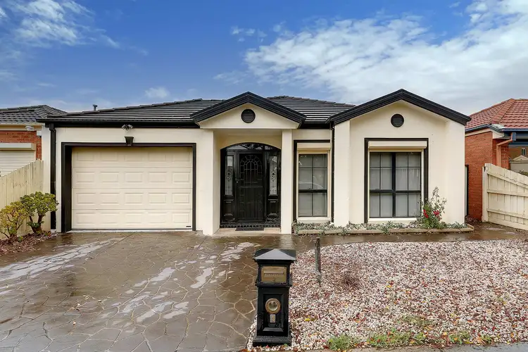 4 Marne Drive, Roxburgh Park VIC 3064