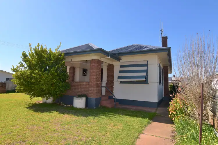 2 Quirk Street, Wellington NSW 2820