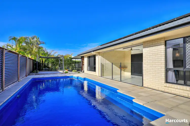 6 Fulmar Court, Burrum Heads QLD 4659