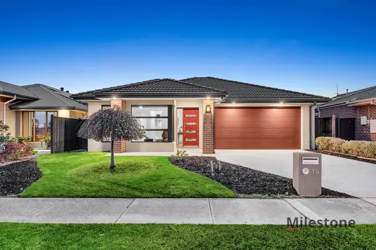 15 Elmsford Crescent, Cranbourne West VIC 3977