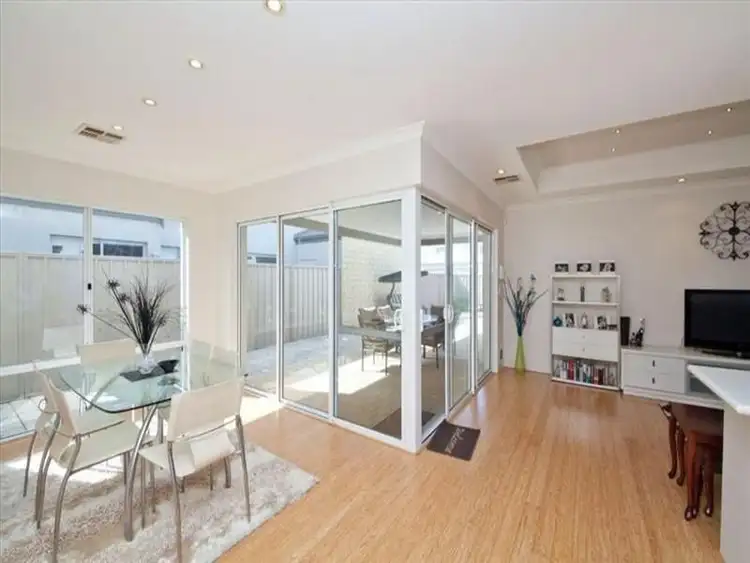 Fourth view of Homely house listing, 26 Francois Lane, Lake Coogee WA 6166