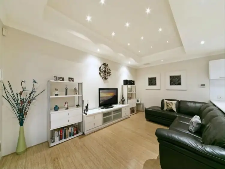 Fifth view of Homely house listing, 26 Francois Lane, Lake Coogee WA 6166