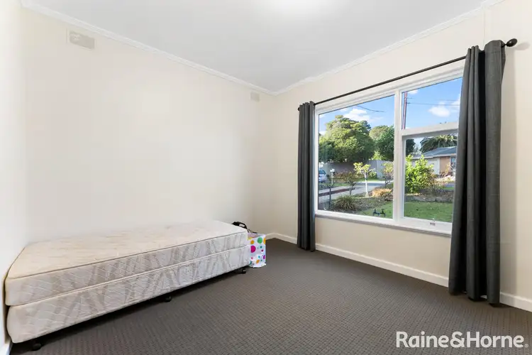 6 Elsworth Drive