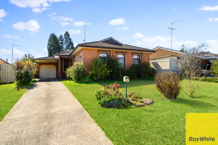 17 Peace Avenue, St Clair NSW 2759