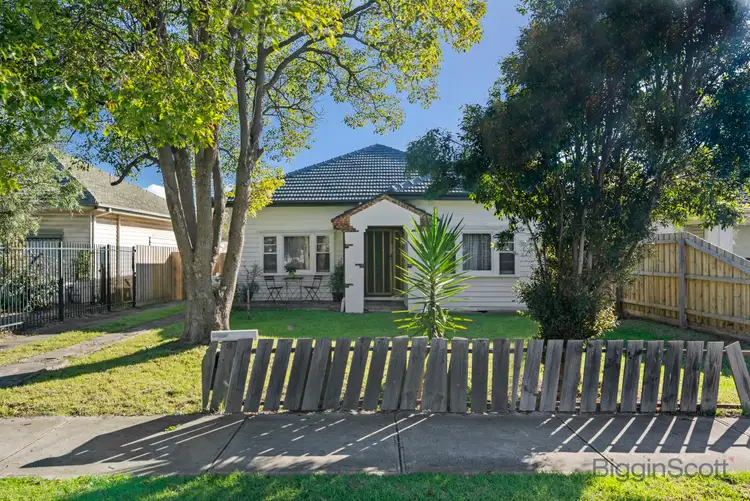 19 Rosamond Road, Maidstone VIC 3012