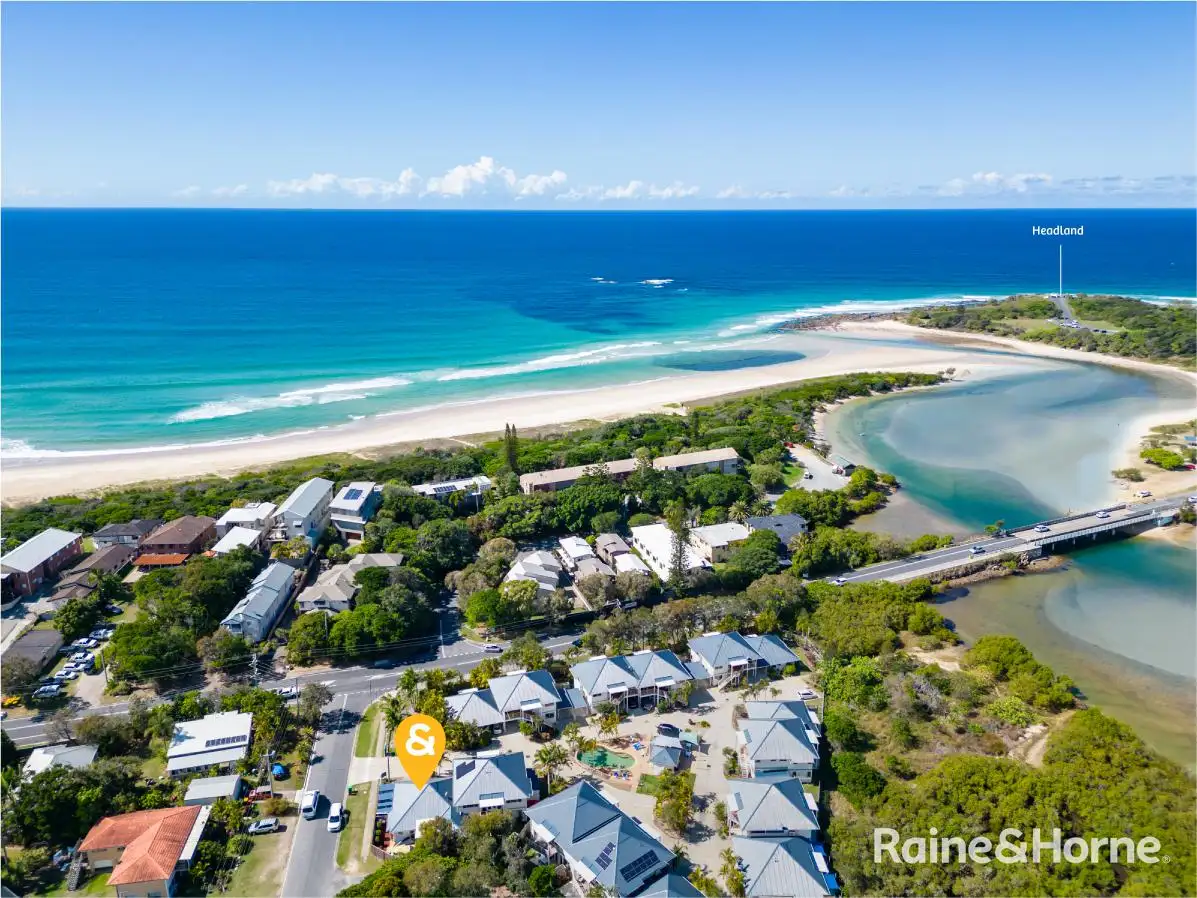 Main view of Homely villa listing, 15/2 Creek Street, Hastings Point NSW 2489