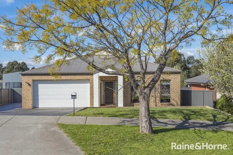 Fifth view of Homely house listing, 3 Blanche Close, Kyneton VIC 3444