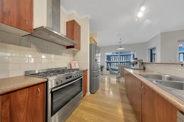Fourth view of Homely house listing, 10 Oakville Place, Craigieburn VIC 3064