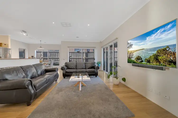 Sixth view of Homely house listing, 10 Oakville Place, Craigieburn VIC 3064