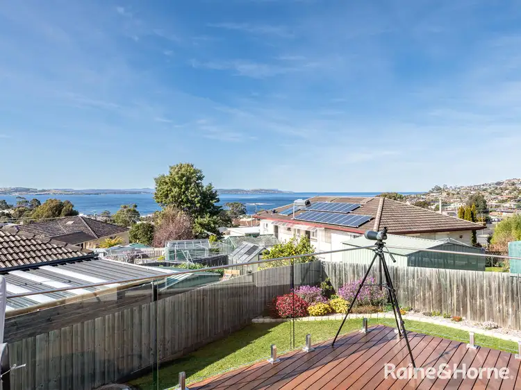 2/9 Crystal Downs Drive, Blackmans Bay TAS 7052
