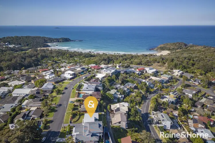4 Macauleys Headland Drive