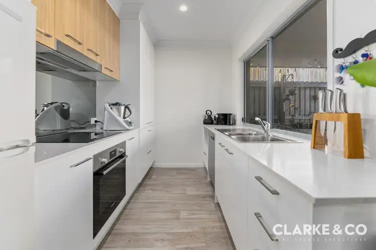 Fifth view of Homely unit listing, 24 Millbrook Circuit, Beerwah QLD 4519