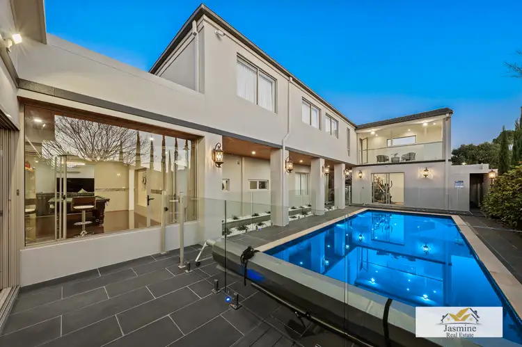 16 Saltbush Avenue, Lyndhurst VIC 3975